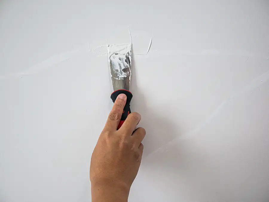 Drywall Cracks, filling cracks with plaster/spackle, drywall repair - Bloomington, IL